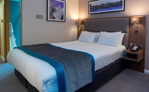 Holiday Inn, Castle Marina
